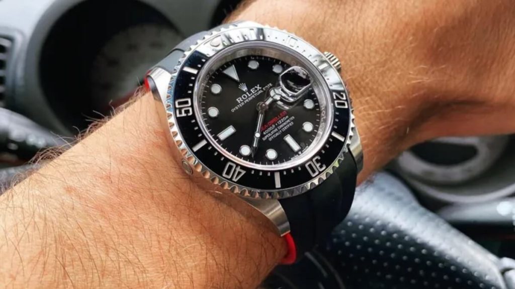 Rolex Submariner vs Sea-Dweller - Complete Guide Rolex Submariner vs Sea-Dweller - Complete Guide