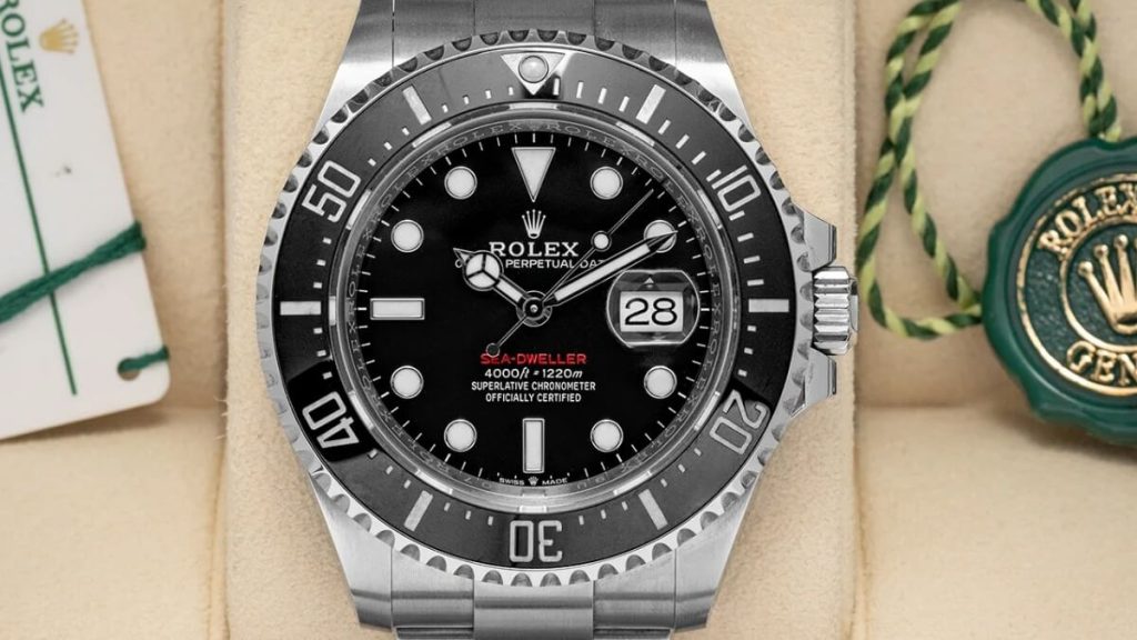 Rolex Submariner vs Sea-Dweller - Complete Guide Rolex Submariner vs Sea-Dweller - Complete Guide
