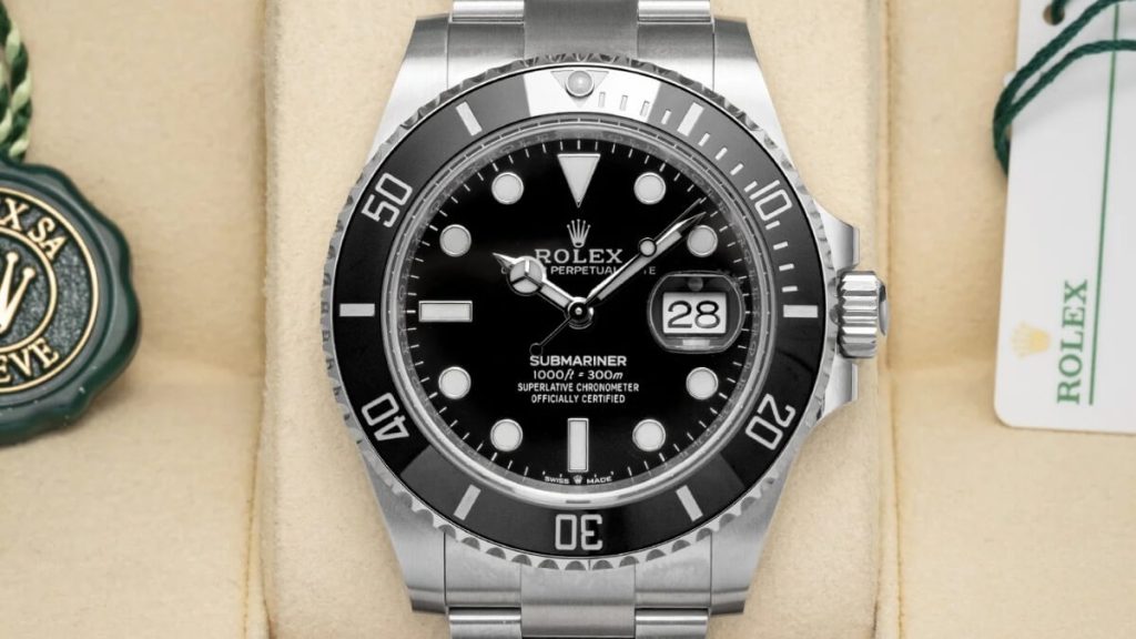 Rolex Submariner vs Sea-Dweller - Complete Guide Rolex Submariner vs Sea-Dweller - Complete Guide