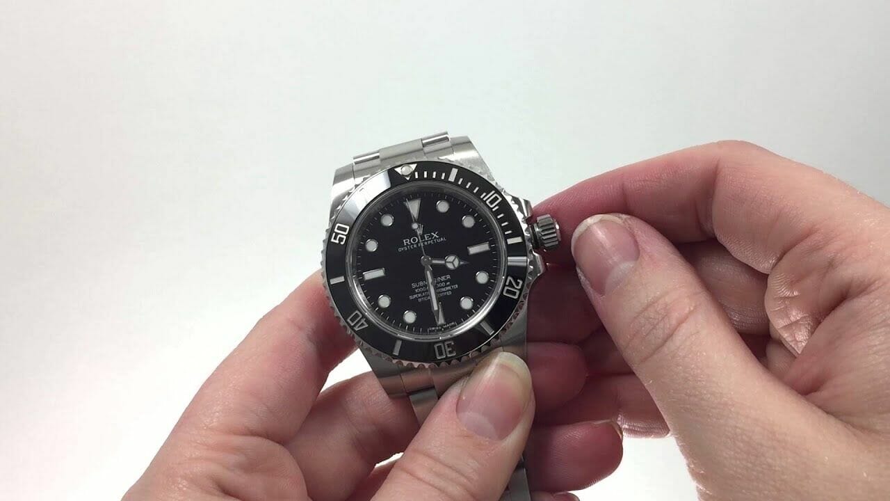 How to Set the Time and Date on a Rolex Submariner