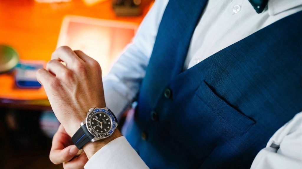 How to Wear a Rubber Strap to a Formal Event: The New Rules of Modern Luxury How to Wear a Rubber Strap to a Formal Event: The New Rules of Modern Luxury